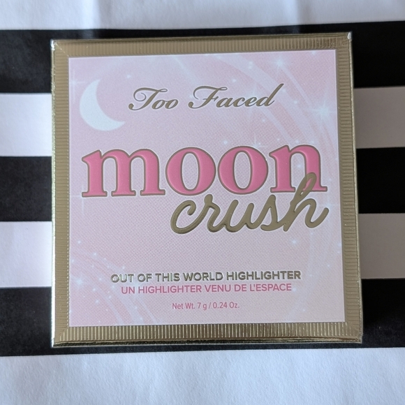 New In Box TOO FACED MOON CRUSH HIGHLIGHTER Summer Moon Tone - Picture 1 of 12